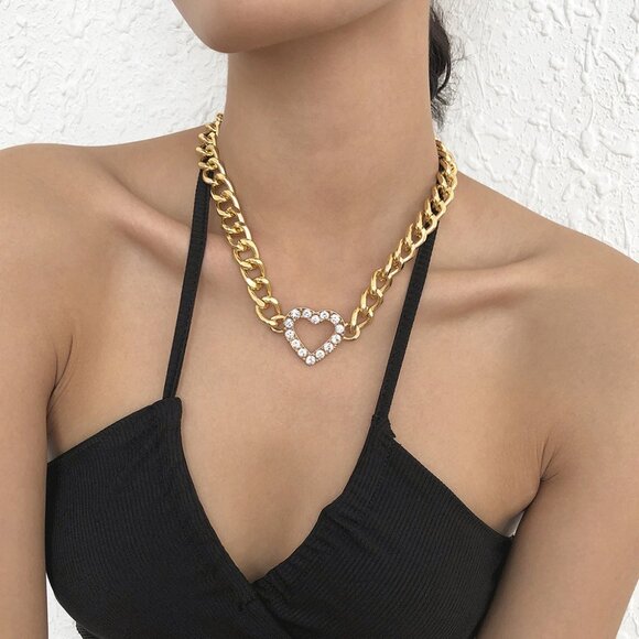 REVOLVE Jewelry - Gold heart Big Necklace